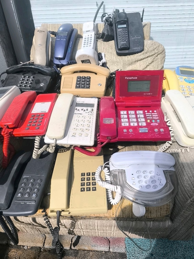 TELEFONLAR TELSİZ VE SABİT - 6