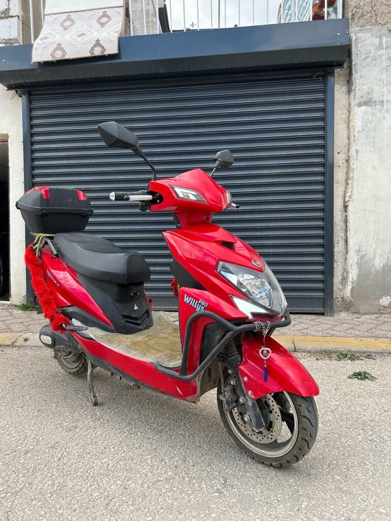 SAHİBİNDEN TEMİZ 820 KM ELEKTİRİKLİ MOTOSİKLET