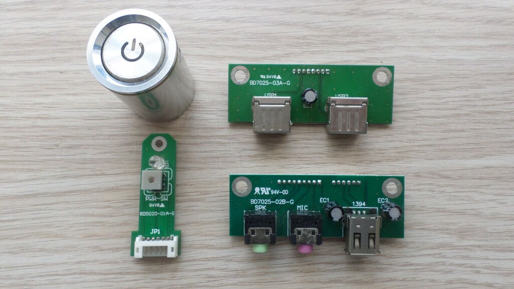 Bilgisayar Kasası güç tuşu ve switch - USB portu - mikrofon - speaker
