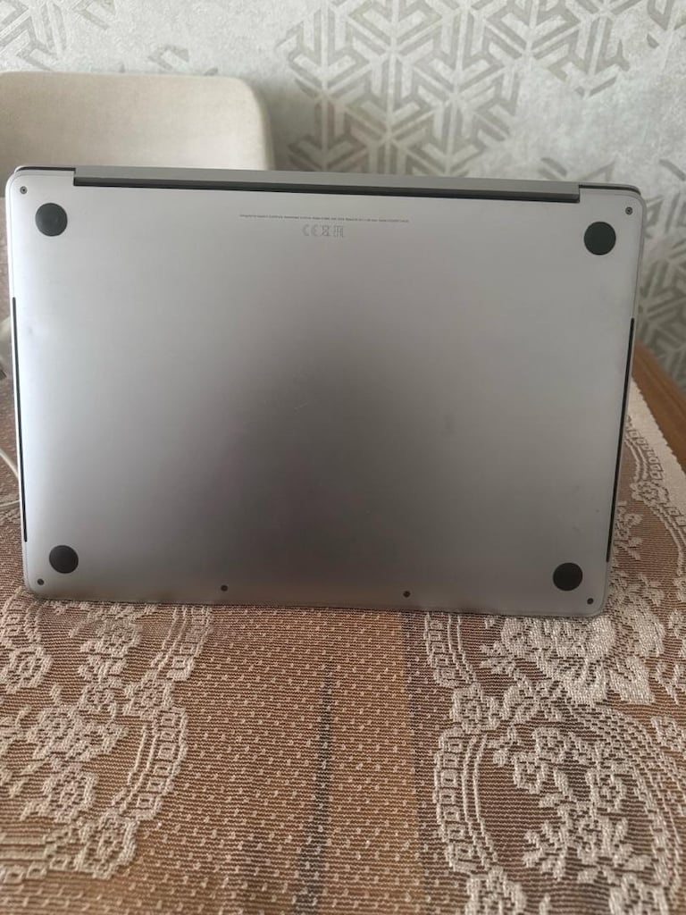 MacBook Pro 2018 8/256 - 7