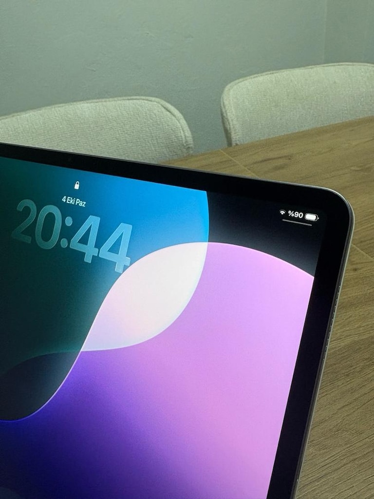 iPad Air m3 13 Inç & Magic Keyboard - 5