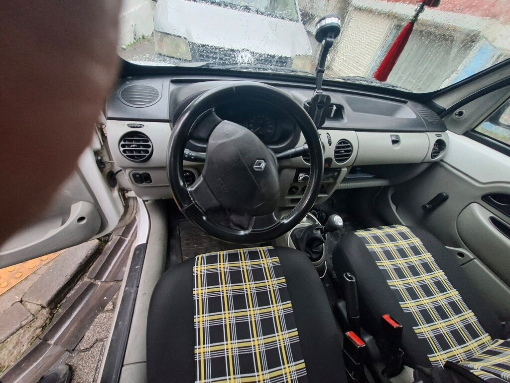 2004 model Kangoo 1.5 dCi Comfort ekonomik aile ve iş aracı - 8