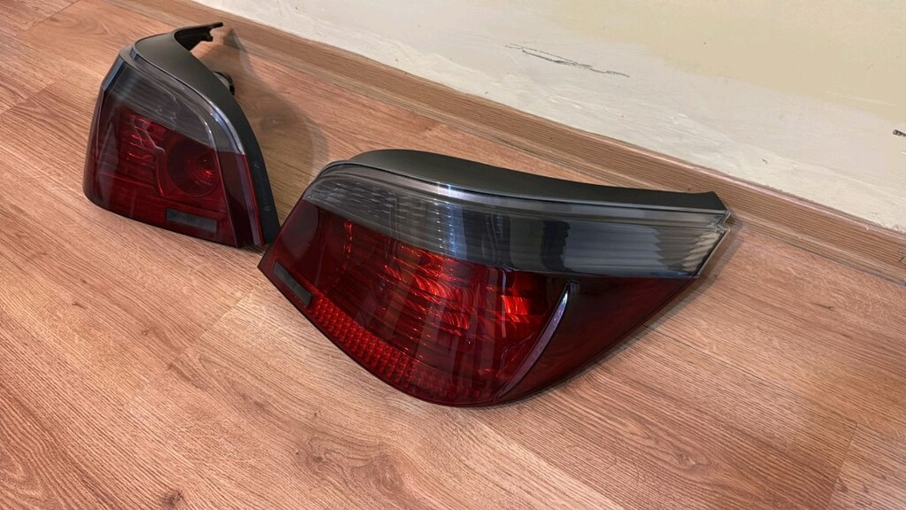 BMW E60 SAĞ SOL STOP TAKIMI ORJİNAL ÇIKMA HATASIZ KARGO OLUR İÇİ DOLU - 2