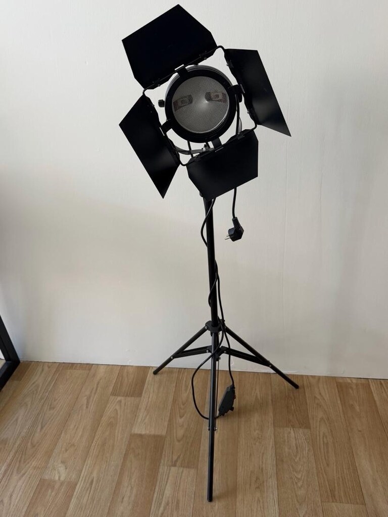İçerik Üreticileri İçin Profesyonel Işık ve Tripod Seti - 2