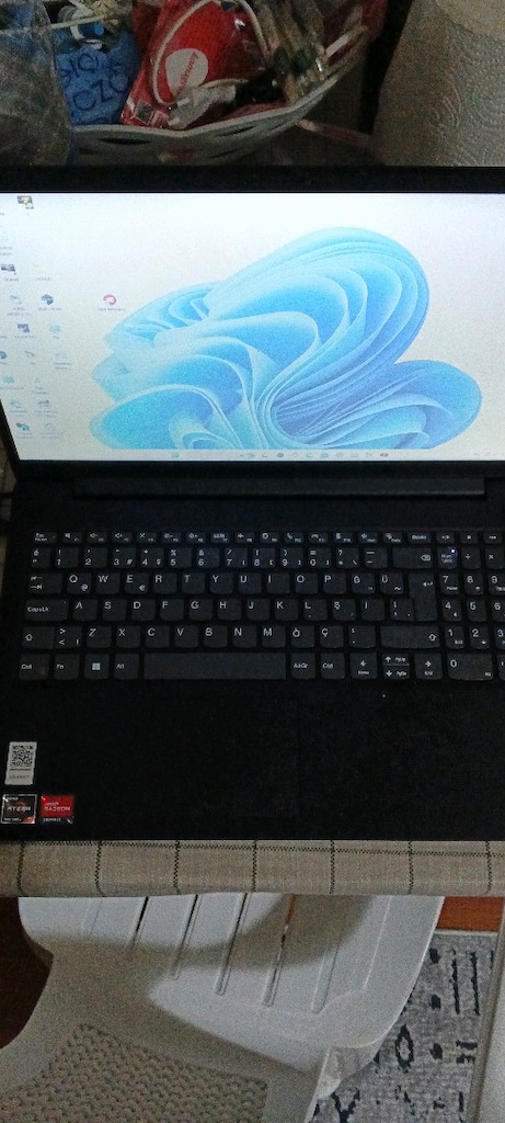 Öğrenciye ideal fırsat cihazı Lenovo Laptop - 2