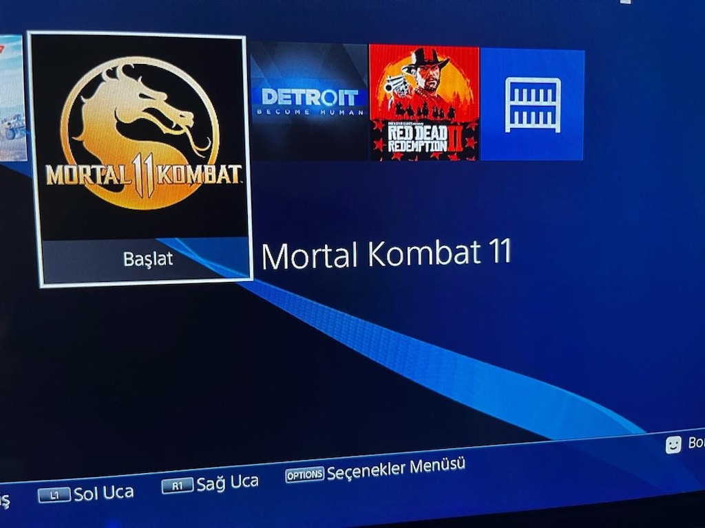 PS4 PRO 1TB - 2