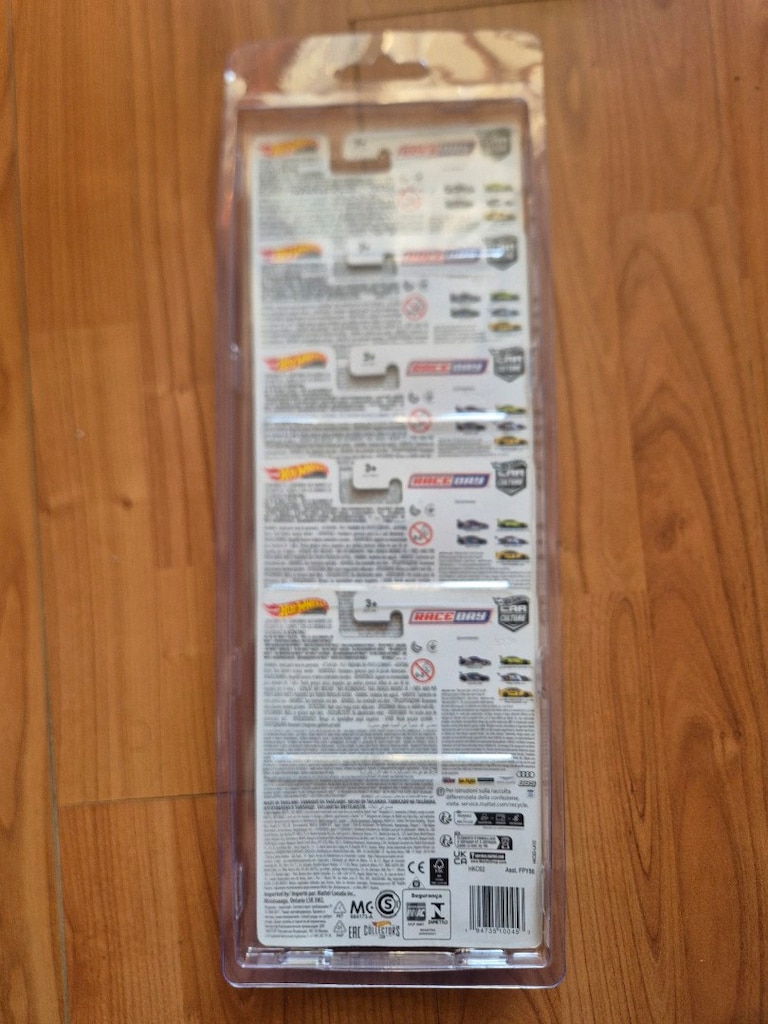 Hot Wheels Car Culture premium realriders Race Day diecast set - 8