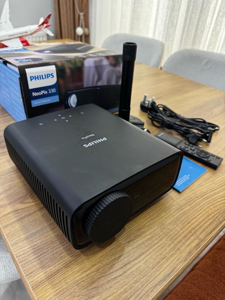 GARANTİLİ Philips neopix 330 projeksiyon cihazı