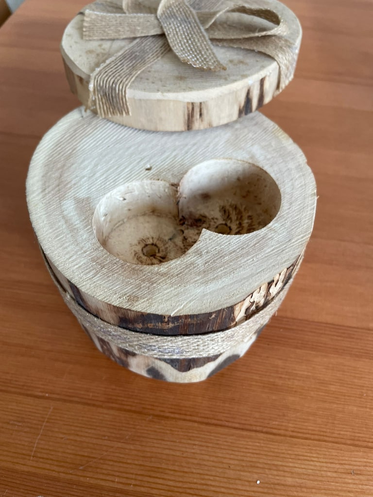 Doğal Ahşap Kütük Yüzük / Nişan /Küpe Kutusu Oyma Detaylı - 3