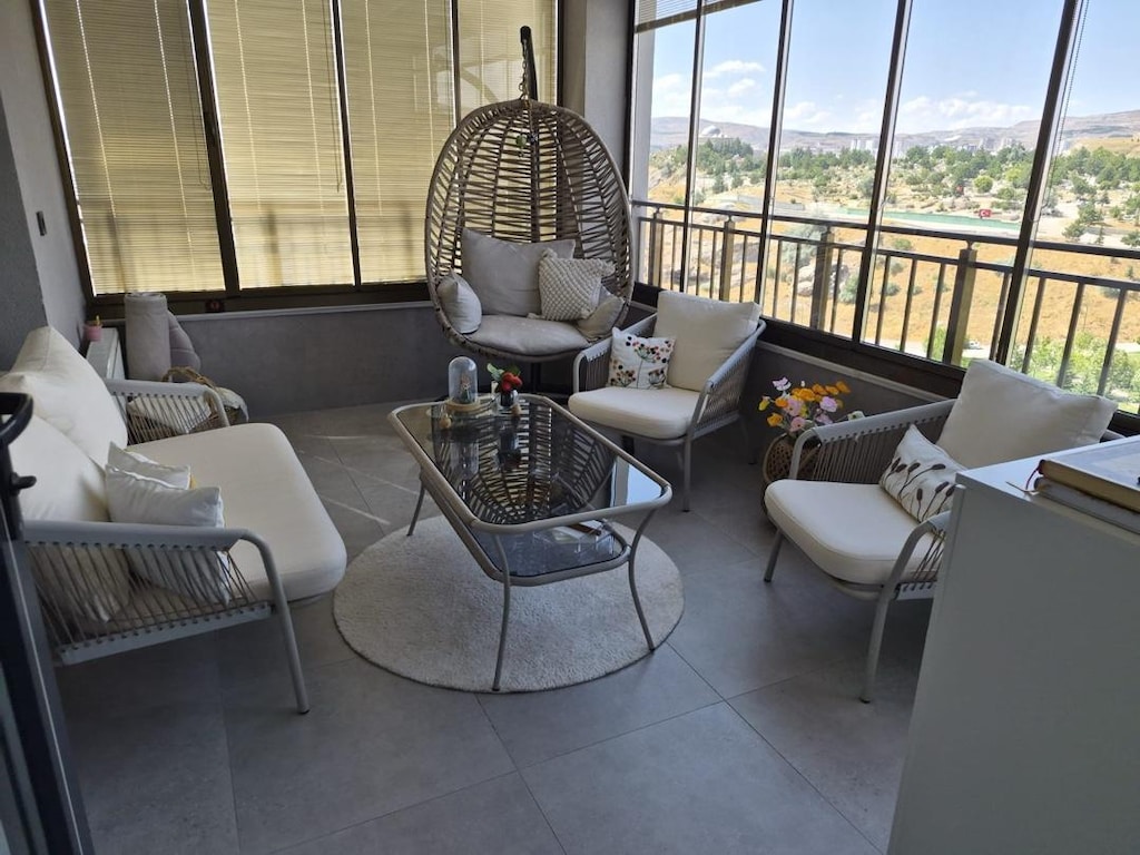 Balkon masa sandalye armut set