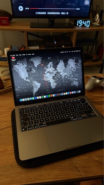 Apple Macbook Pro M2