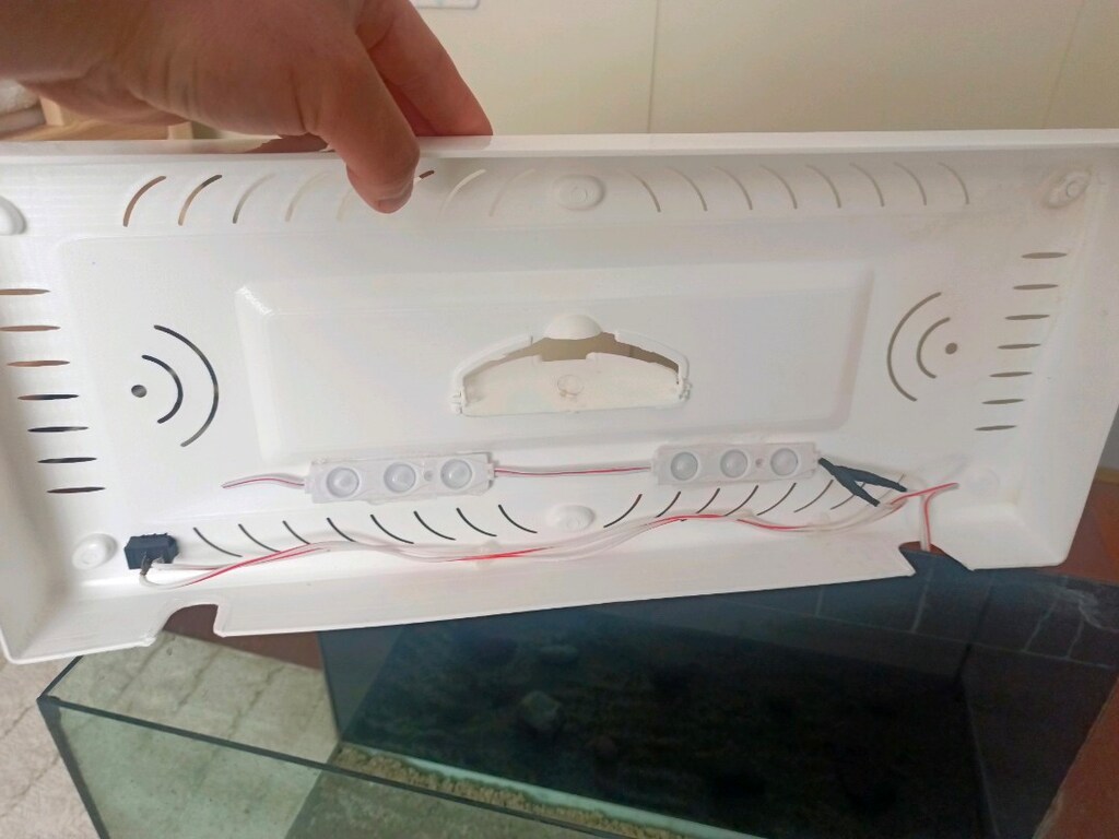 50cm Işıklı Akvaryum + Kum + Dekor Taşlar + Arka Fon - 2