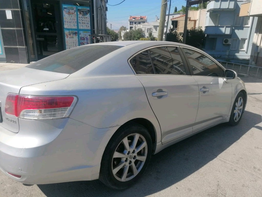 2009 Model Toyota Avensis - 9
