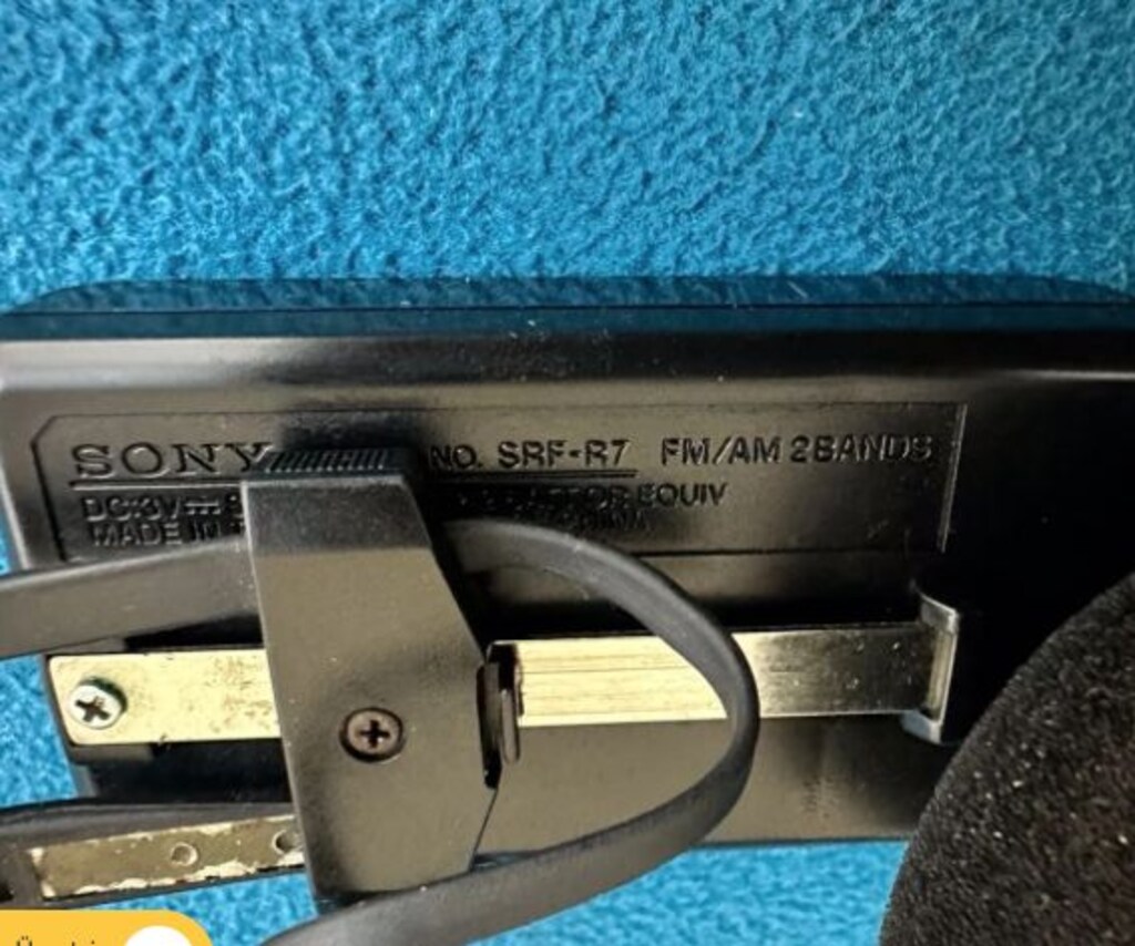SONY SRF-R7 FM - AM 1980 s - 3