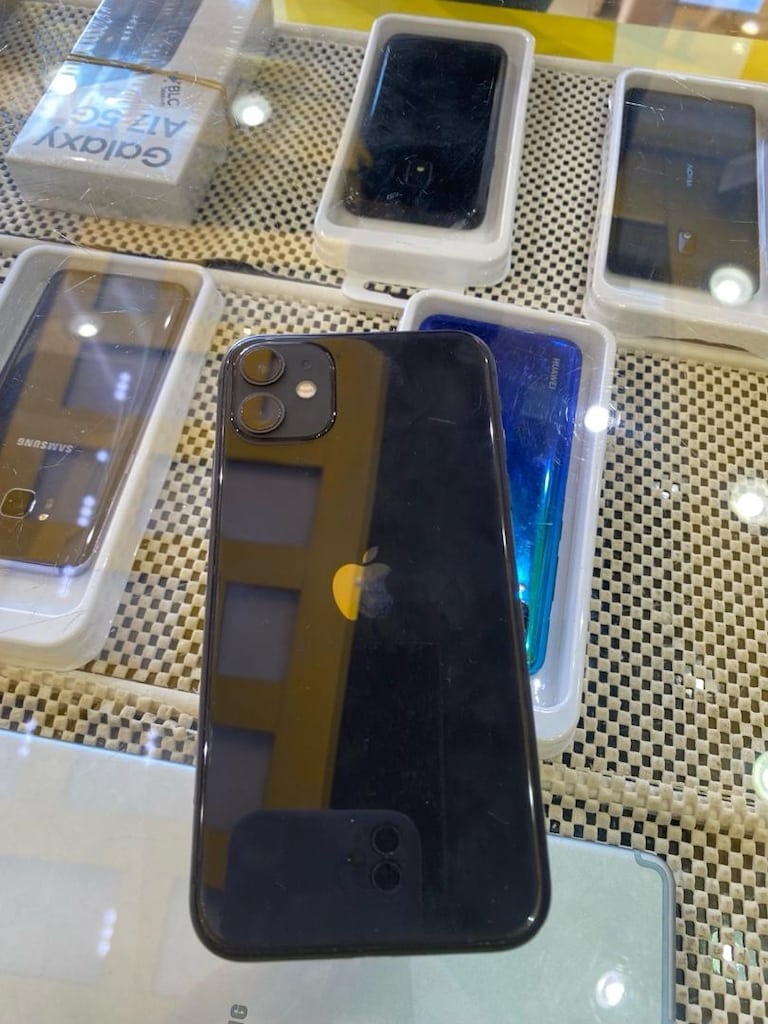 iPhone 11 64 gb siyah renk - 4
