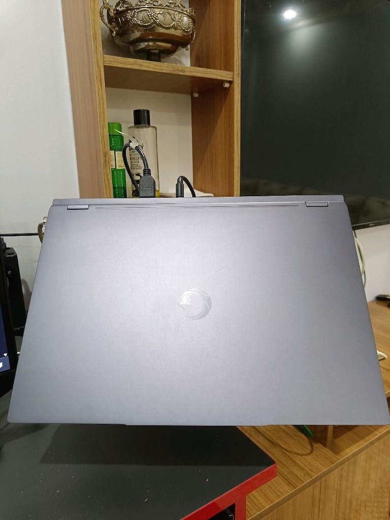 Oyuncu laptopu tüm ekipmanlarıyla beraber - 3
