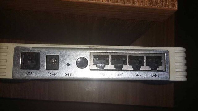 Airties ADSL Modem/ 4 Port Switch