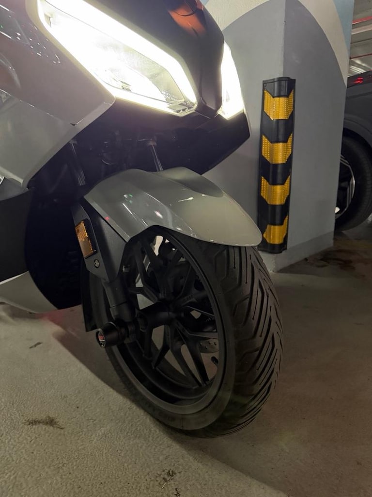 HONDA FORZA 250
