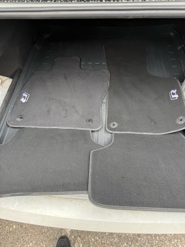 passat b8 ve b8.5 orjinal R logulu paspas - 2