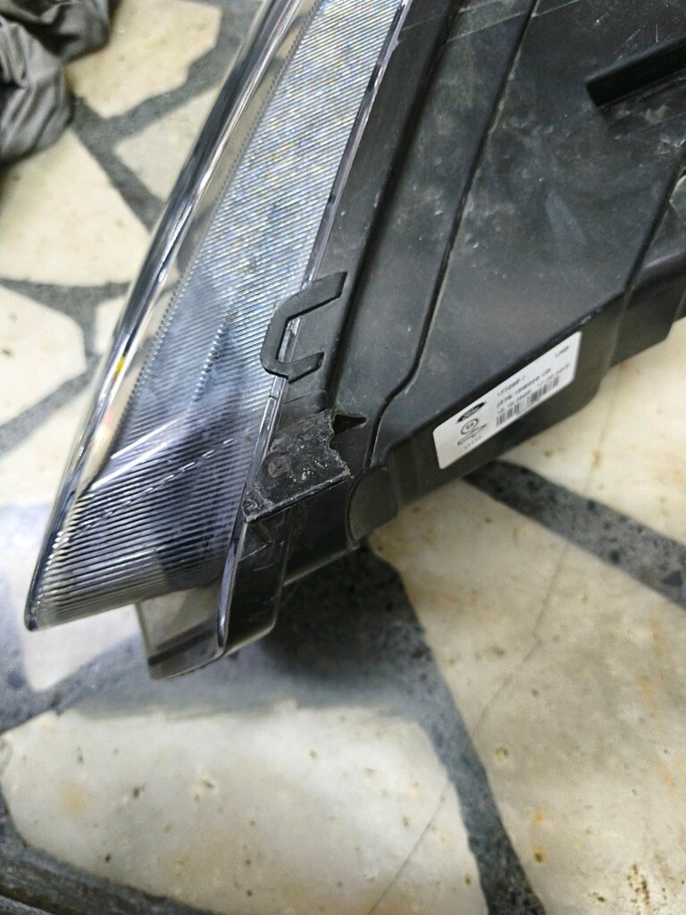 Courier Sağ Far - 2