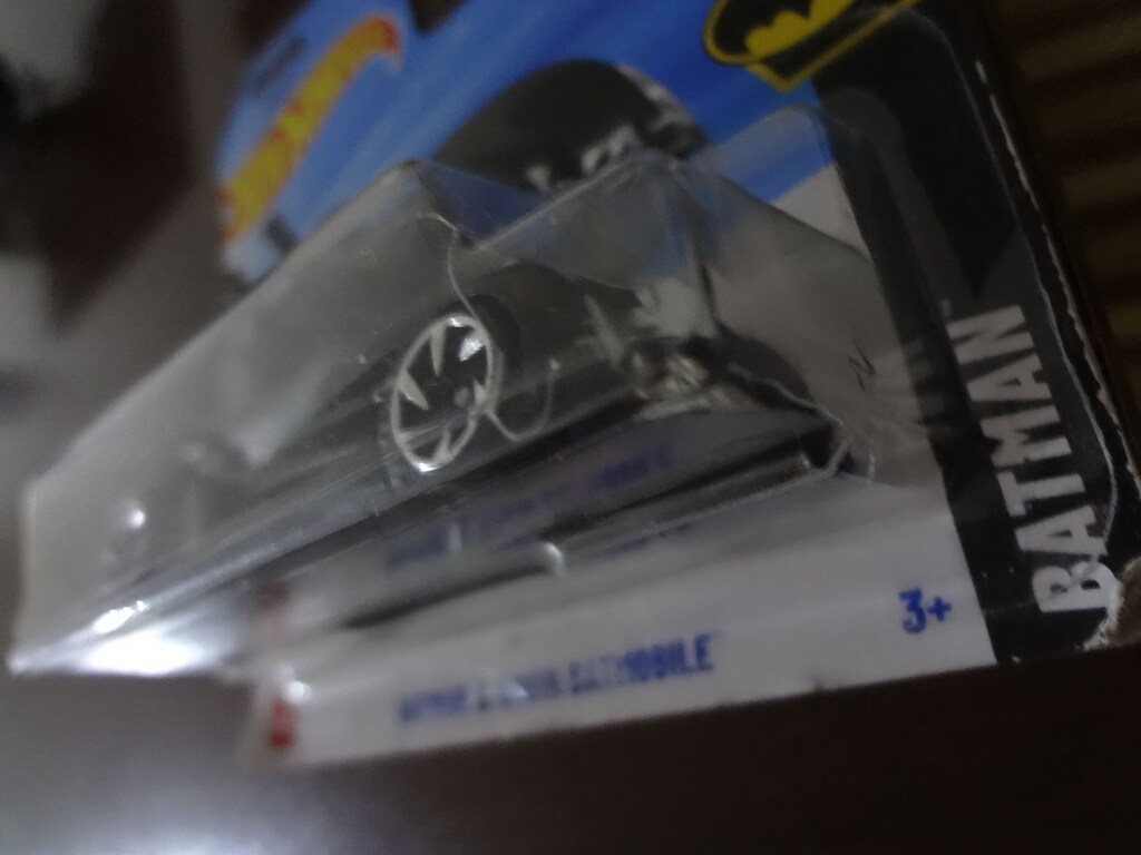 Hot Wheels - Batman & Robin Batmobile - 2