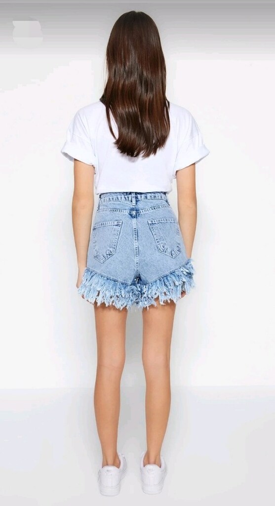 Trendyol Milla Püsküllü yüksek bel Jean mini şort - 10