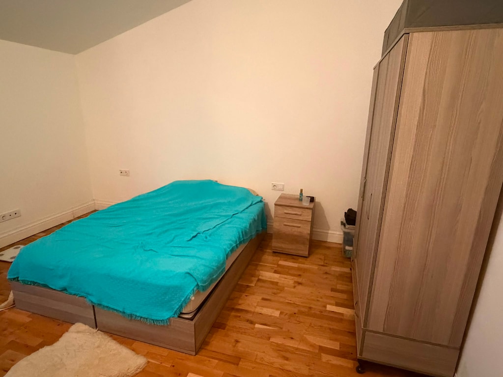 Yatak Odası Takımı Çok Temiz Bazalı Karyola 3 Kapaklı Dolap Komodin - 4