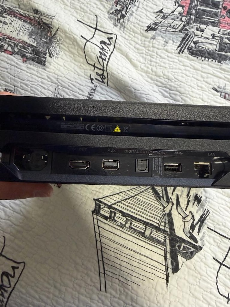 PS4 PRO CUH7116b - 4