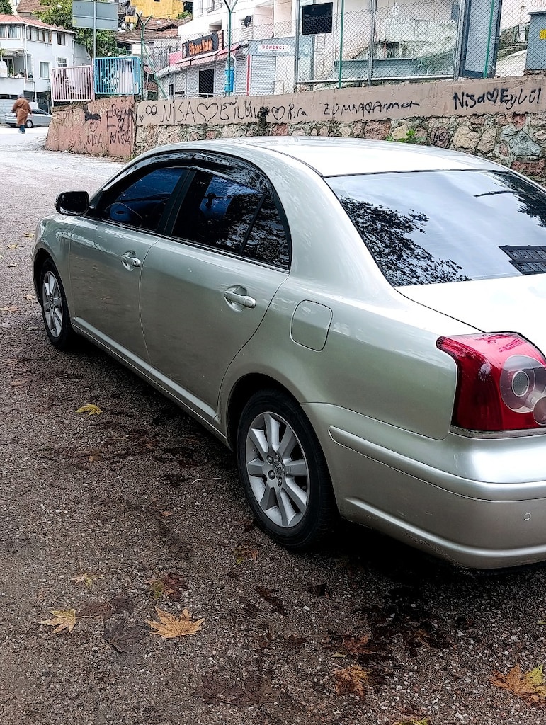 2007 Avensis - 4