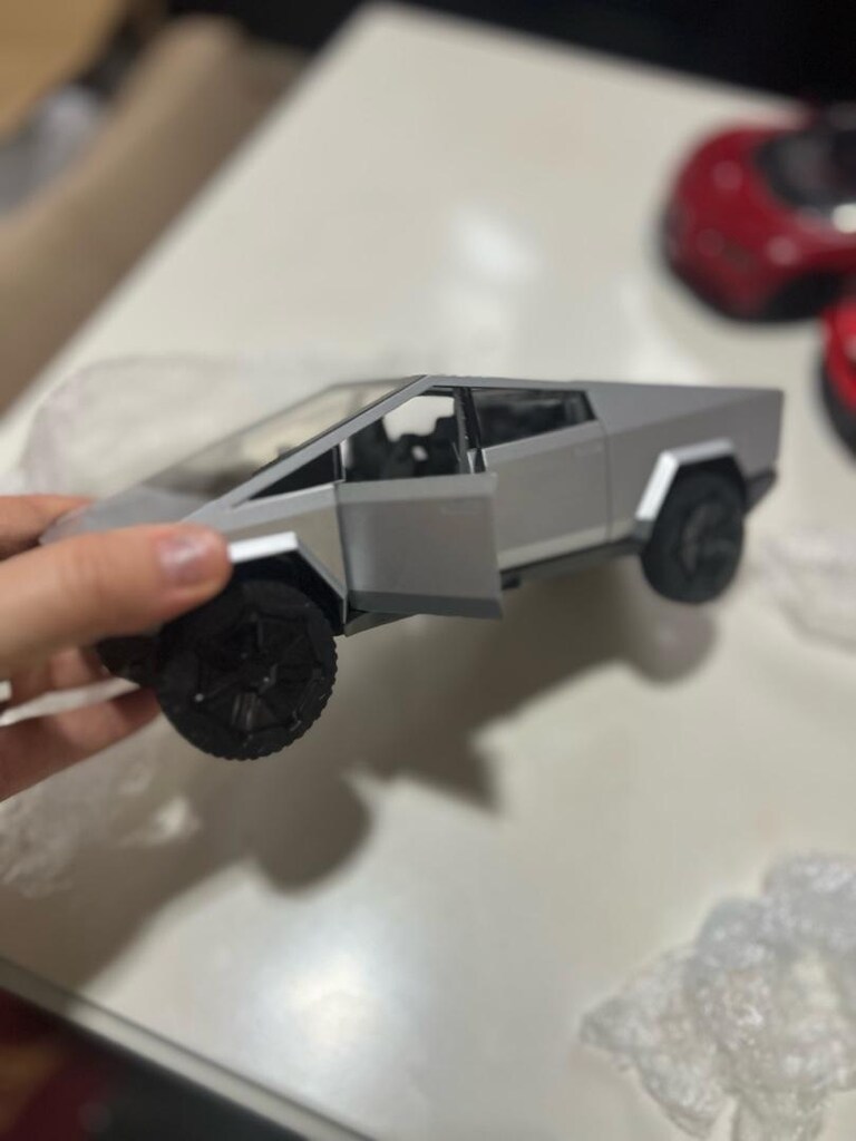 Tesla Cybertruck 2024 Tesla Models Silver [1/18 Metal Diecast - 3
