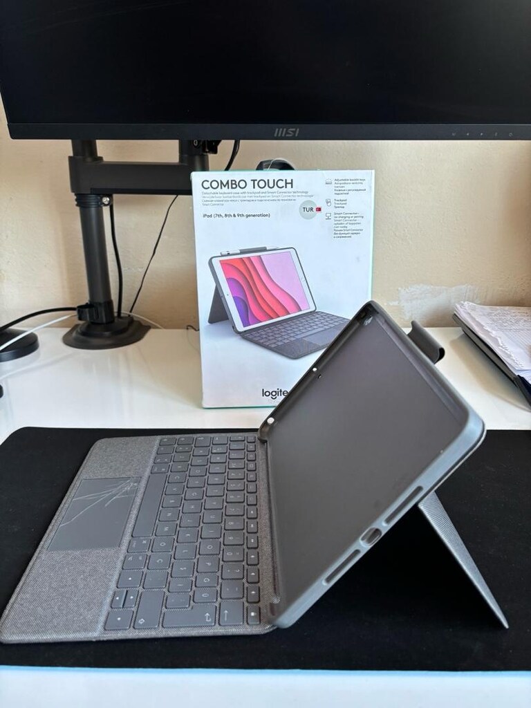 Logitech Combo Touch iPad Klavye Kılıf (7, 8 ve 9. Nesil) - 6