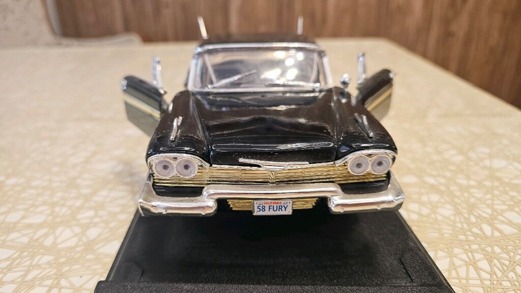 1958 Plymouth Fury Siyah Model Araba – Orijinal Vitrin Ayağıyla 1:18 - 8
