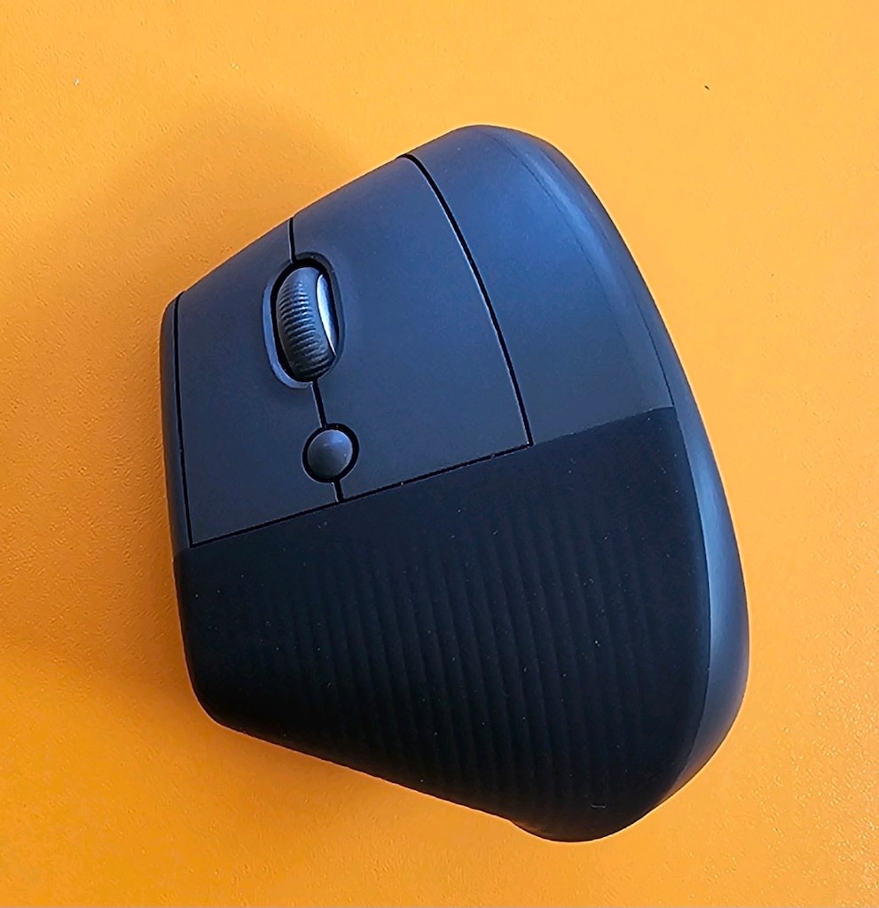 LOGİTECH LİFT ERGONOMİKSESSİZ DİKEY MOUSE - 2