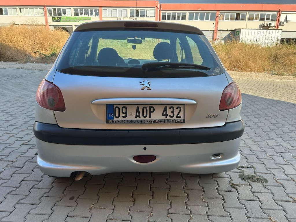 Peugeot 206 1.4 Benzinli OTOMATİK VİTES - 2