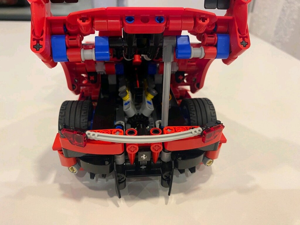 FERARRİ FXX K LEGO TECHNIC - 9