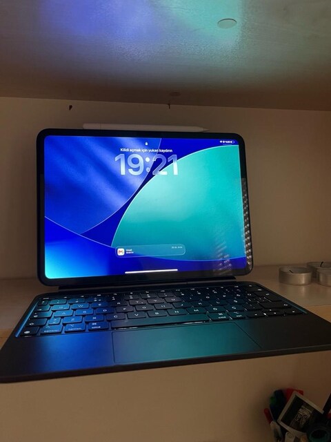 iPad Pro 11 inch m5 256 gb + Magic Keyboard + Apple Pencil