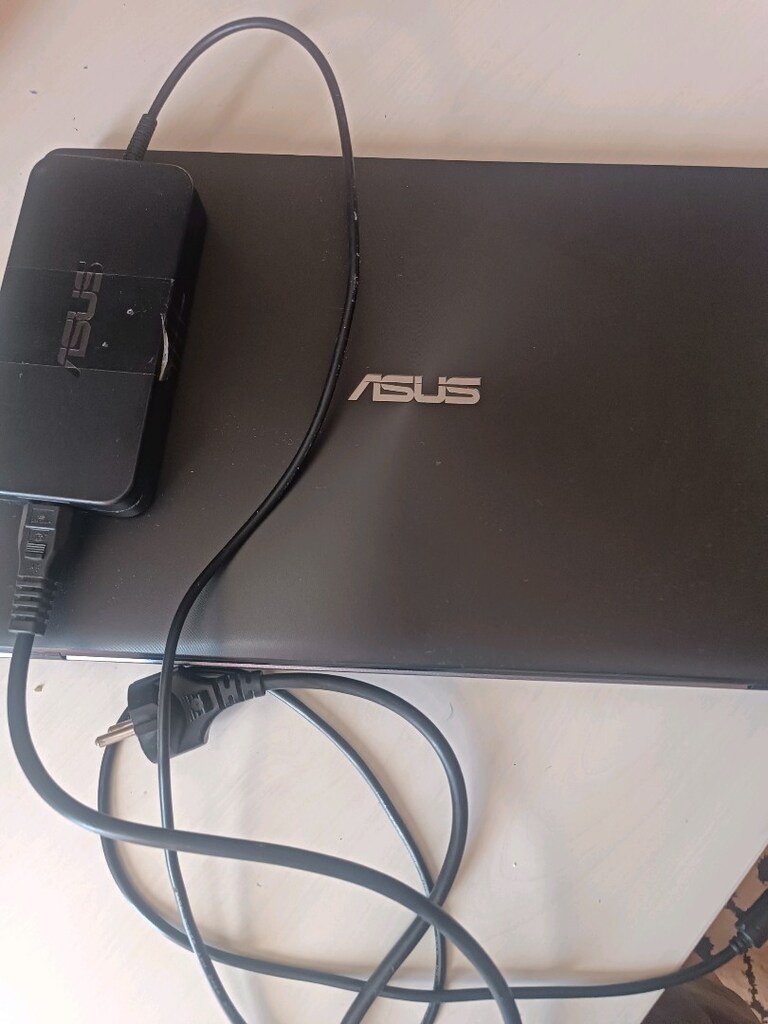 ASUS İ7 - 4