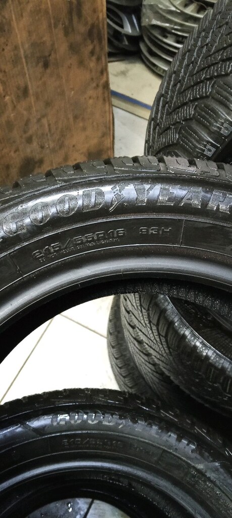 215 55 16 kışlık takım Goodyear marka - 2