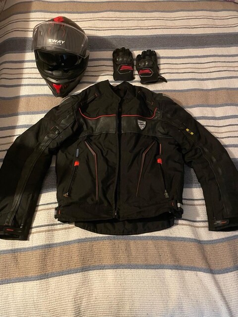 Motorsiklet Mont-Kask-Eldiven