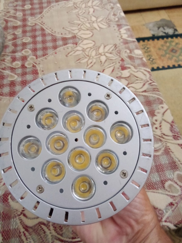 ,12 li LED ampul. - 3