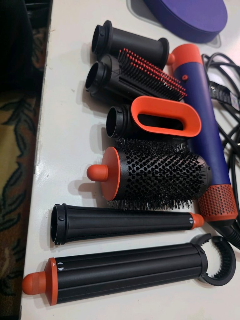 Dyson AirWrap - 4