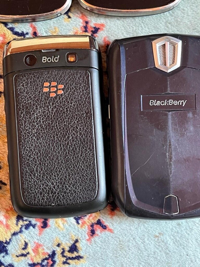 BlackBerry bold 9900 , 4 tane var - 2