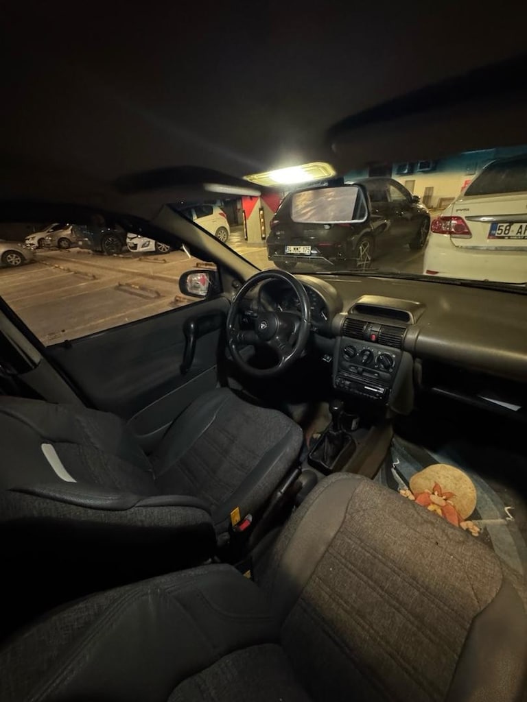 OPEL CORSA 1.2 SON FİYAT üste para vereceğim arabalarla takas olur - 8