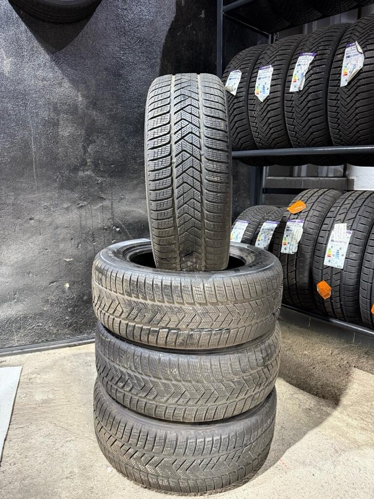 235/60 R18 Marka / Model: Pirelli Scorpion Winter 2022 TARİHLİ TAKIM - 2