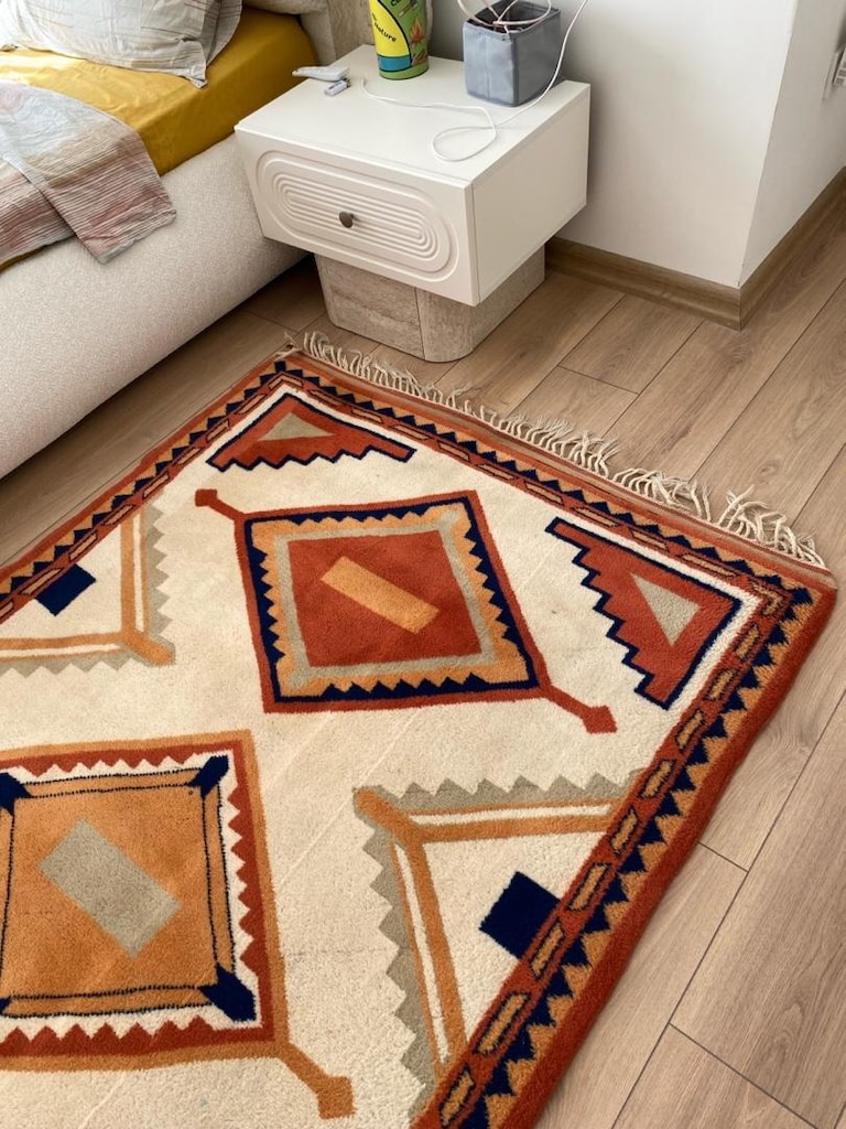 Başlık: 130×225 cm Orijinal Milas El Dokuma Yün Halı – Temiz ve Bakıml - 6