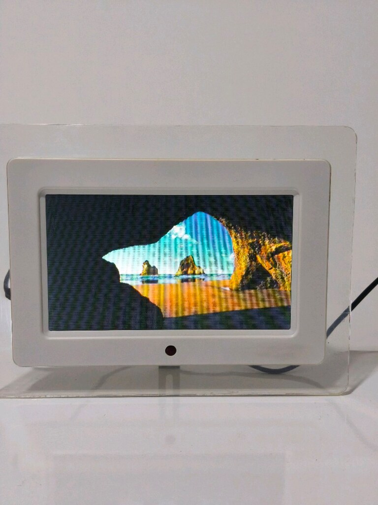 Piranha 7" Dijital Resim Çerçevesi - 4