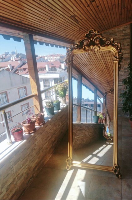 Ayaklı boy aynası