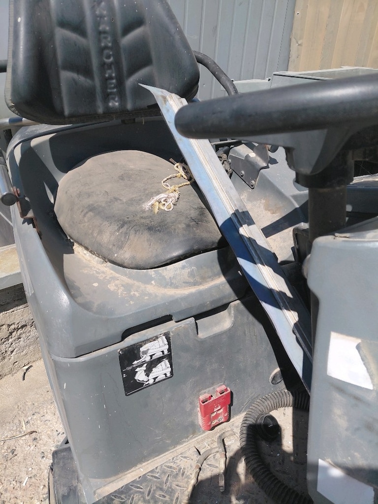 karcher binicili iç alan zemin temizleme makinesi B 140 modeli açıklam - 3