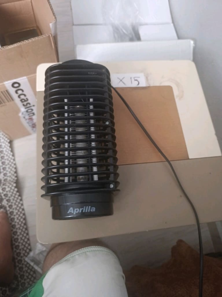 Aprilla Elektrikli Sinek Öldürücü Cihazı — Ev, ofis veya yazlık alanla - 4