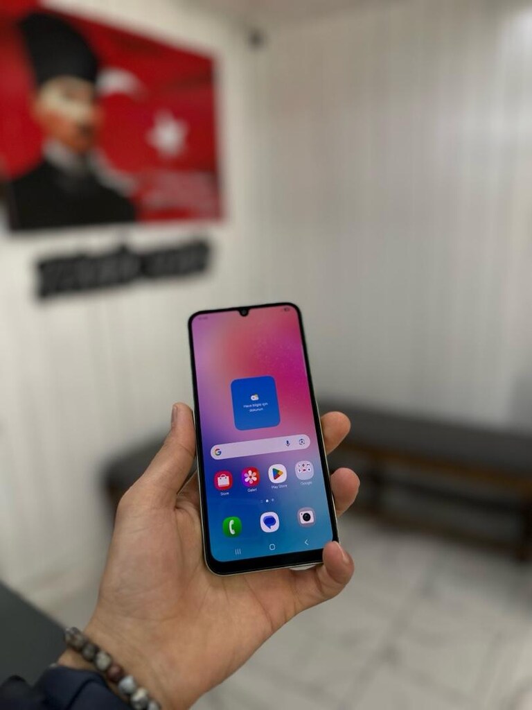 SAMSUNG A24 128/6 gb RAM - 2